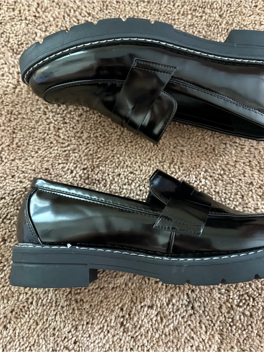 jf j.ferrar Women's Black Patent Loafers